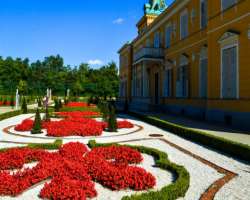 The palace also has an awesome garden surrounding The palace also has an awesome garden surrounding it. The garden is made according to ancient patterns. The upper garden on the terrace consisting of
